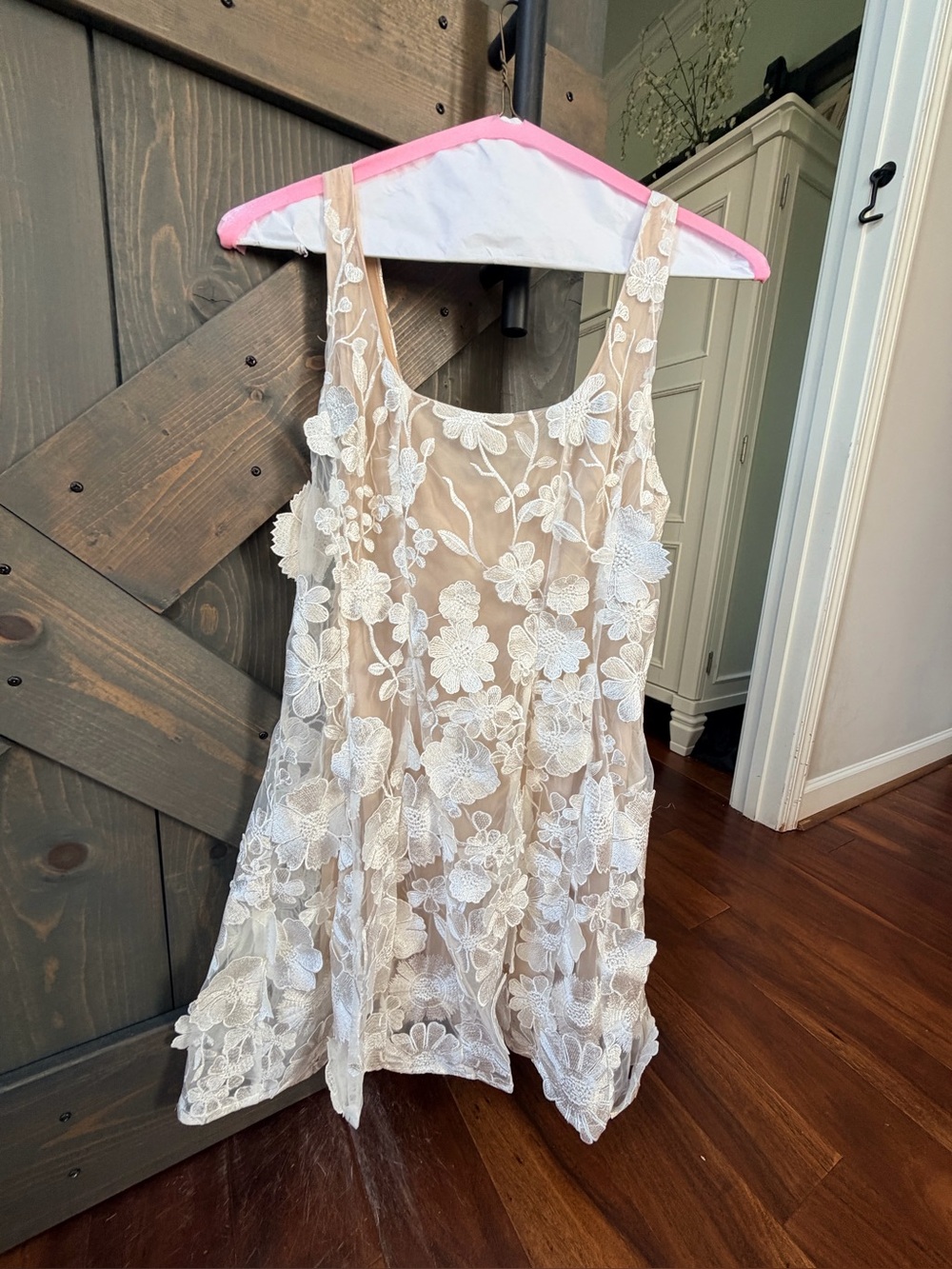 Storia Cream Formal Dress Size M